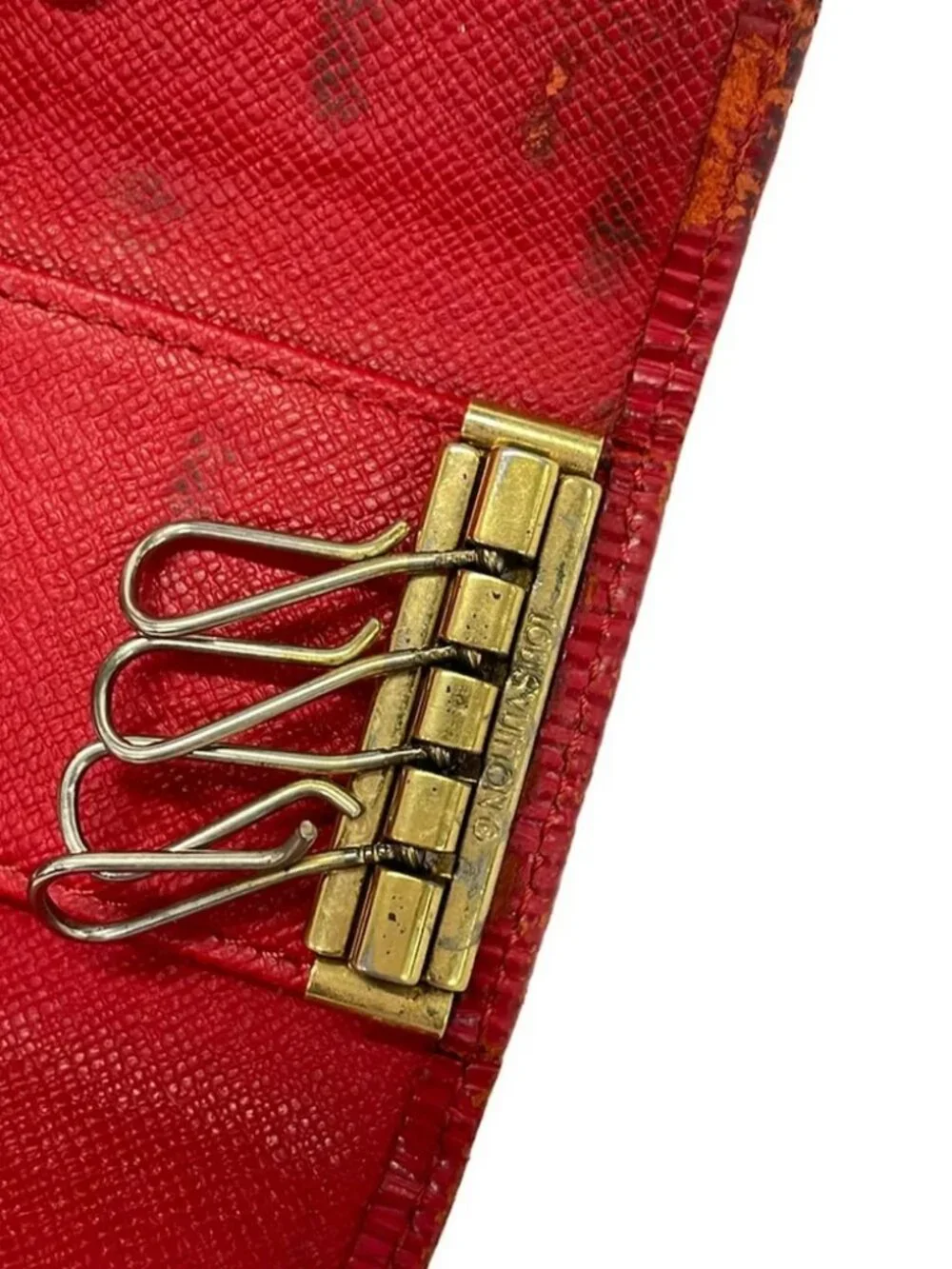Louis Vuitton accessories	none note	